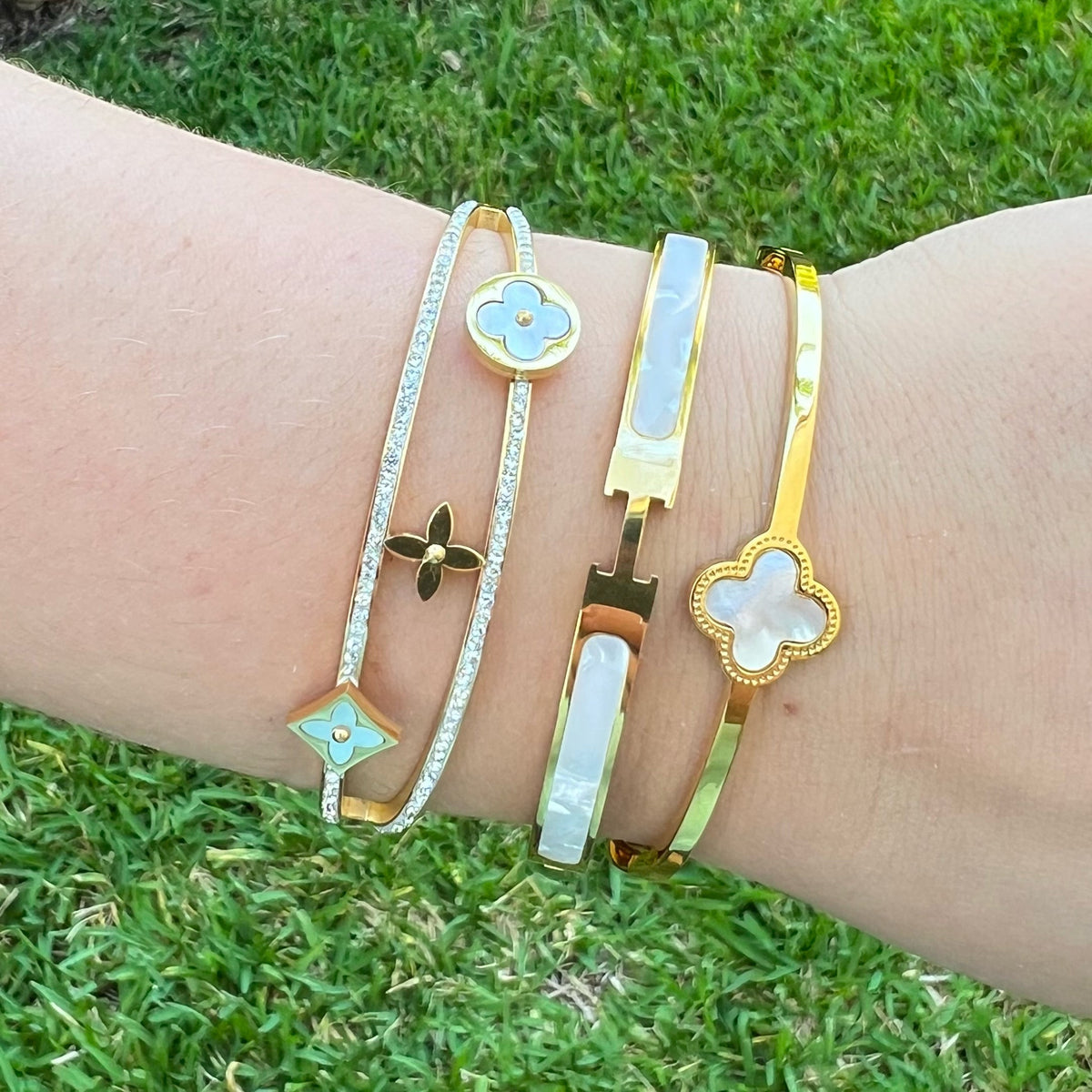 MOTHER OF PEARL CLOVER BANGLE